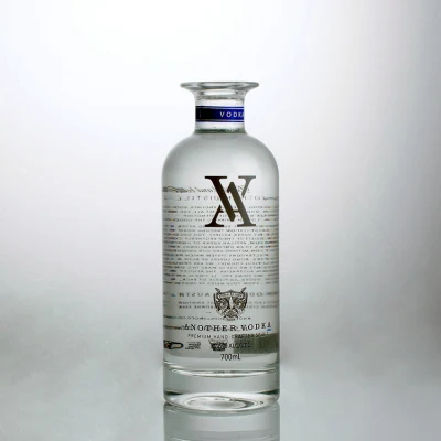 Bottiglia di vetro del liquore del rum della vodka delle bottiglie rotonde della bocca larga di spruzzatura colorata su ordinazione 750ml